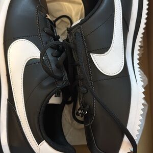 Nike Black and White Women's Sneakers